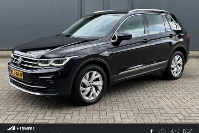 Volkswagen Tiguan (2022) thumbnail 1