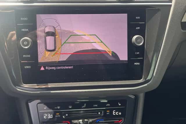 Volkswagen Tiguan (2022) thumbnail 4
