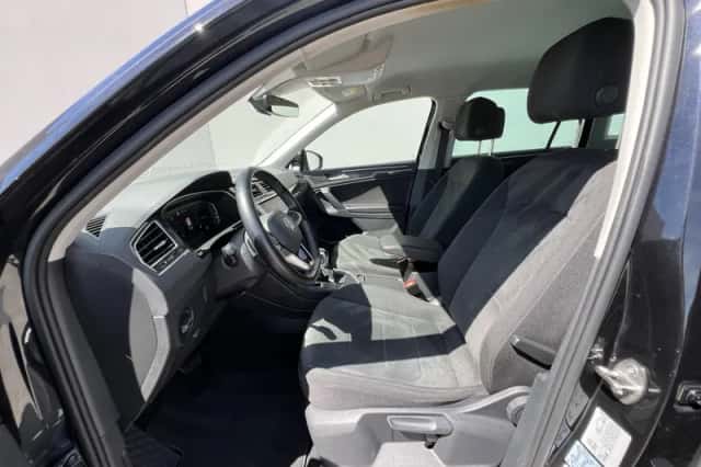 Volkswagen Tiguan (2022) thumbnail 6