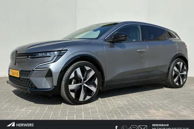 Renault Mégane E-Tech (2023) thumbnail 1