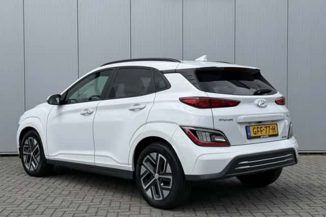 Hyundai Kona (2021) thumbnail 5