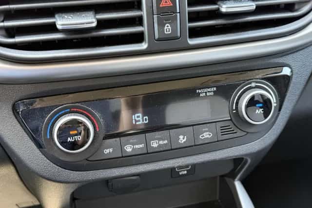 Hyundai i10 (2021) thumbnail 4