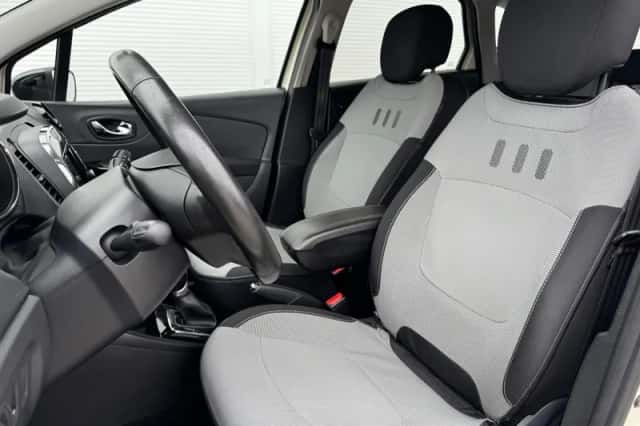 Renault Captur (2016) thumbnail 6