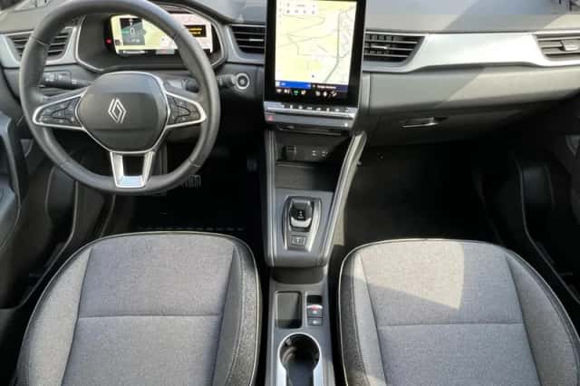 Renault Captur (2025) thumbnail 2
