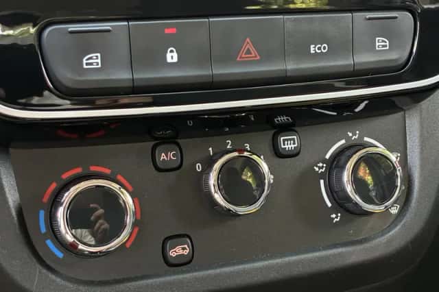 Dacia Spring (2022) thumbnail 5
