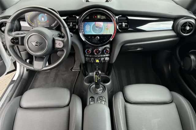 MINI Electric (2023) thumbnail 2