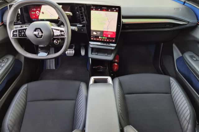 Renault Scénic (2024) thumbnail 2