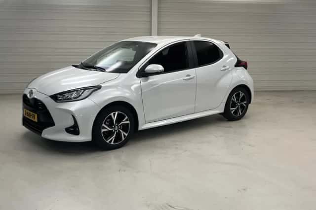 Toyota Yaris (2024) thumbnail 6