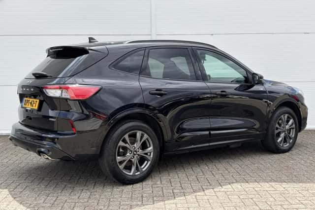 Ford Kuga (2023) thumbnail 3