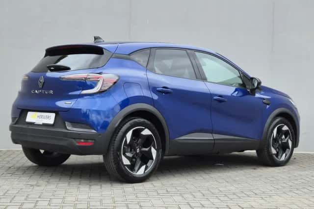 Renault Captur (2025) thumbnail 3