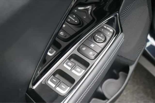Kia Niro (2019) thumbnail 4
