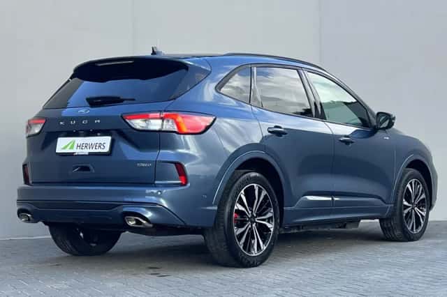 Ford Kuga (2023) thumbnail 3