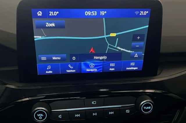 Ford Kuga (2023) thumbnail 5