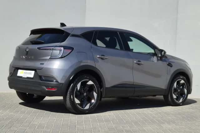 Renault Captur (2025) thumbnail 3