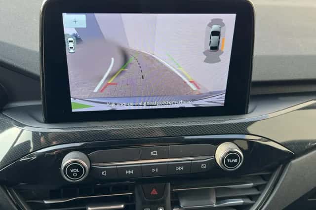 Ford Kuga (2022) thumbnail 5