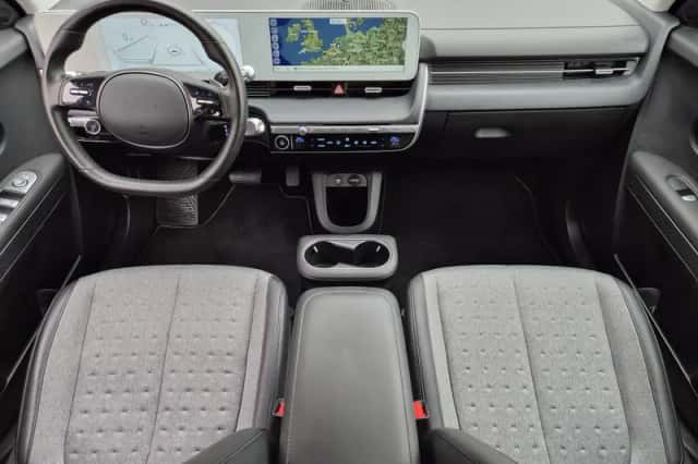 Hyundai Ioniq 5 (2024) thumbnail 2