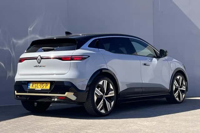 Renault Mégane E-Tech (2022) thumbnail 3