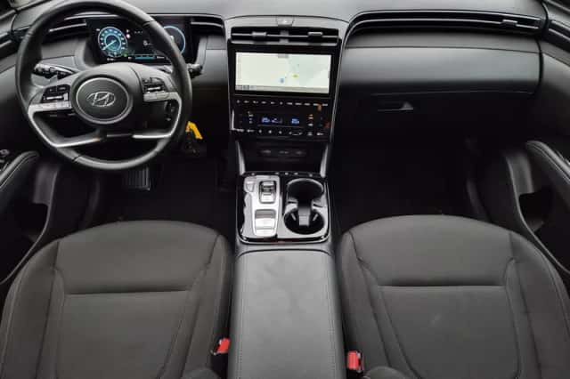 Hyundai Tucson (2022) thumbnail 2