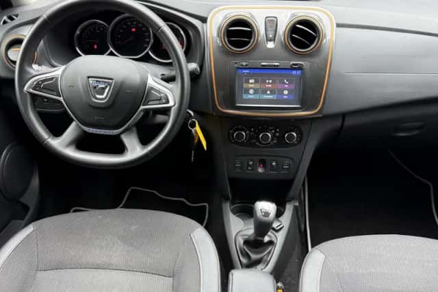 Dacia Sandero (2018) thumbnail 2