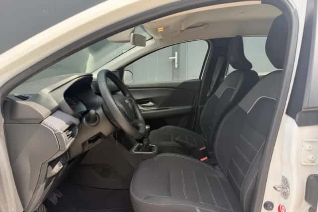 Dacia Sandero (2021) thumbnail 6