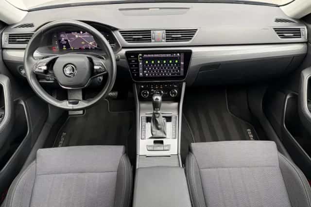 Škoda Superb (2021) thumbnail 2