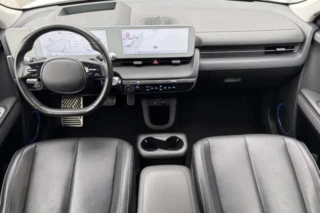 Hyundai Ioniq 5 (2023) thumbnail 2