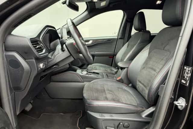 Ford Kuga (2023) thumbnail 6