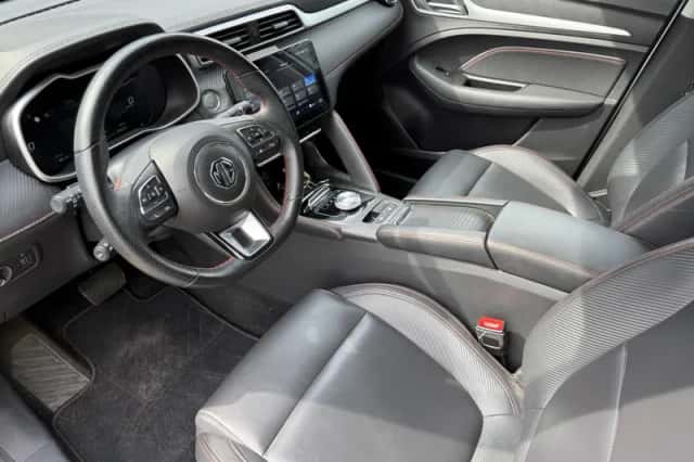 MG ZS (2023) thumbnail 6
