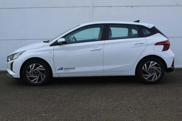 Hyundai i20 (2024) thumbnail 8