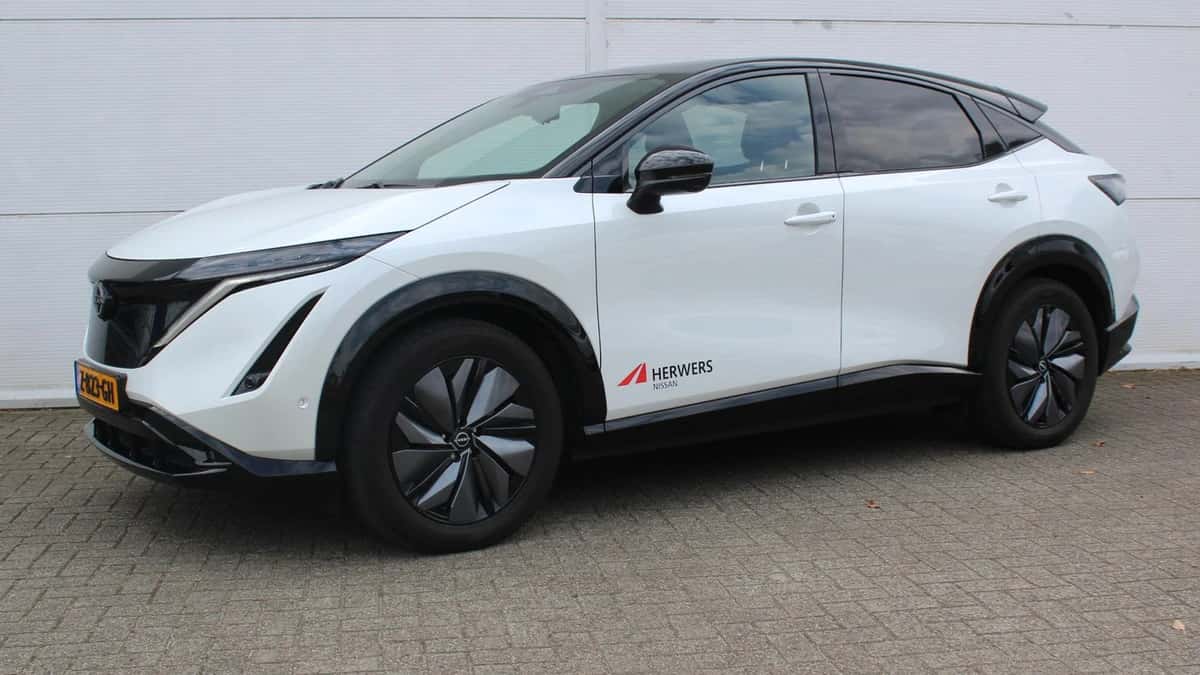 Nissan Ariya (2024) — foto 1