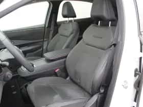 Nissan Ariya (2024) thumbnail 24