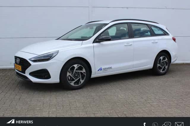 Hyundai i30 (2025) thumbnail 1