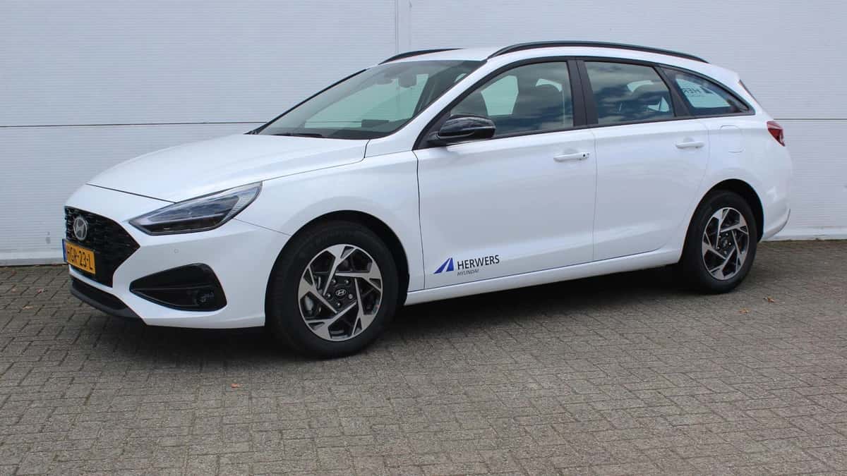 Hyundai i30 (2025) — foto 1