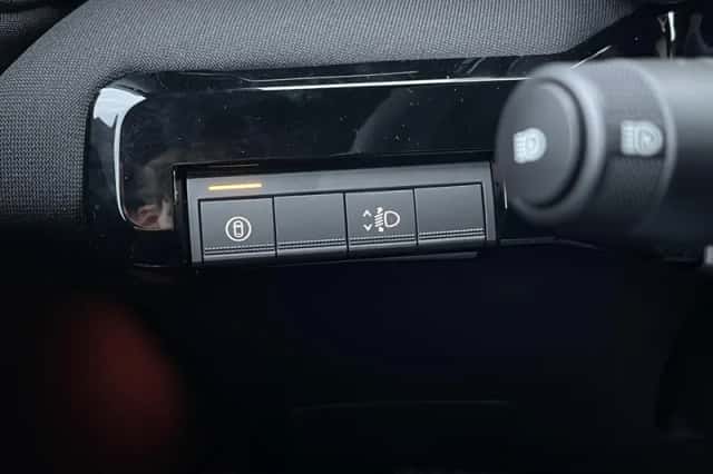 Nissan Micra (2025) thumbnail 11
