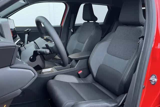 Nissan Micra (2025) thumbnail 4