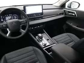 Mitsubishi Outlander (2026) thumbnail 16
