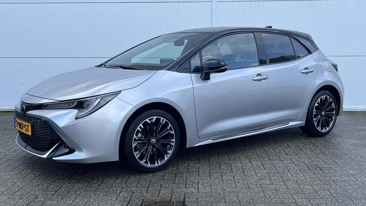 Toyota Corolla (2023) — foto 1