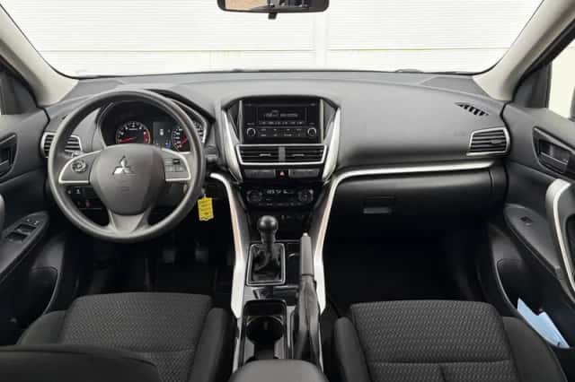 Mitsubishi Eclipse Cross (2018) thumbnail 2