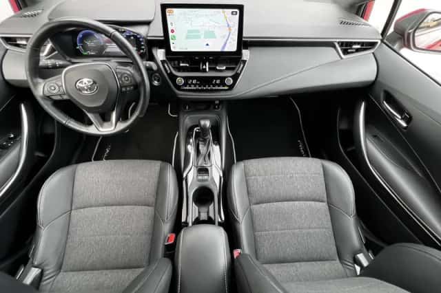 Toyota Corolla (2024) thumbnail 2