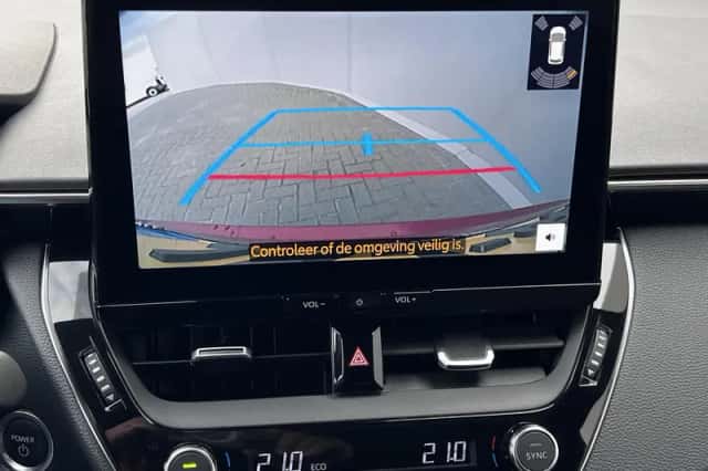 Toyota Corolla (2024) thumbnail 6