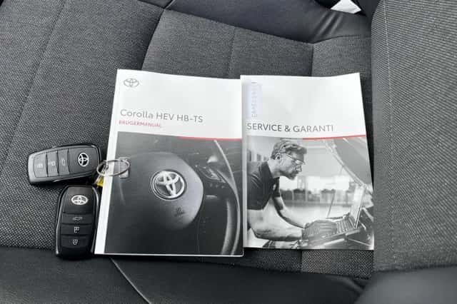 Toyota Corolla (2024) thumbnail 7