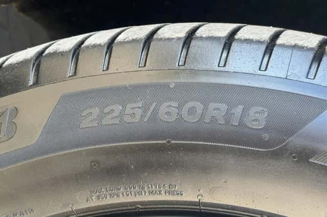 Ford Kuga (2023) thumbnail 18
