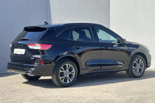 Ford Kuga (2023) thumbnail 3