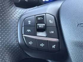 Ford Kuga (2023) thumbnail 39