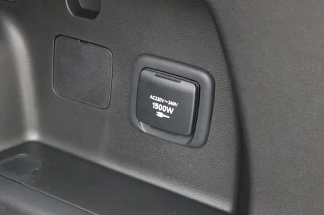 Mitsubishi Outlander (2026) thumbnail 25