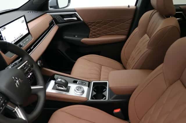 Mitsubishi Outlander (2026) thumbnail 4
