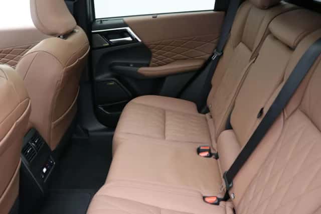 Mitsubishi Outlander (2026) thumbnail 5