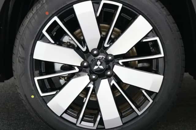 Mitsubishi Outlander (2026) thumbnail 8