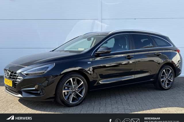 Hyundai i30 (2023) thumbnail 1