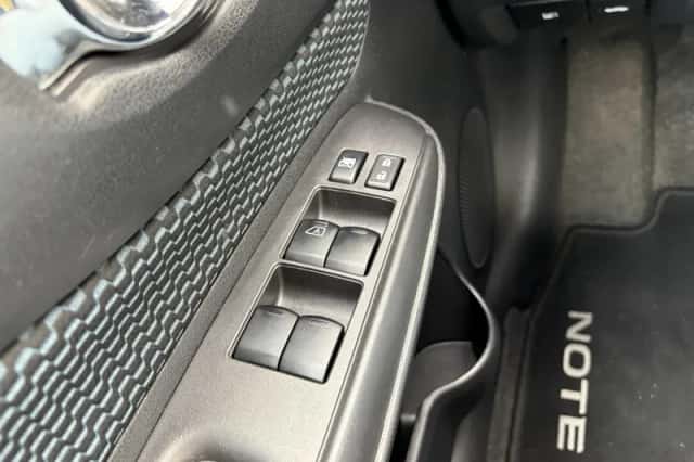 Nissan Note (2014) thumbnail 15